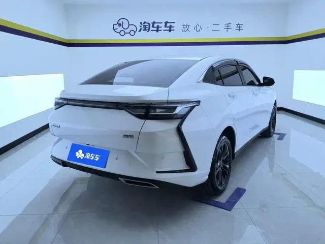 Dongfeng Yixuan — Фото автомобиля 3