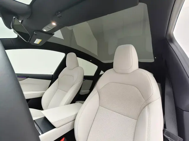 Tesla Model Y — Фото автомобиля 5