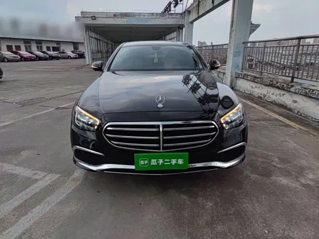 Mercedes-Benz E-Class — Фото автомобиля 2