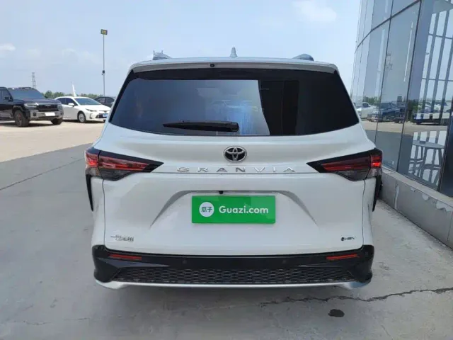 Toyota Granvia — Фото автомобиля 5