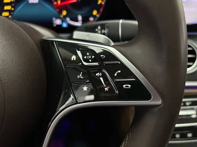 Mercedes-Benz E-Class — Фото автомобиля 25