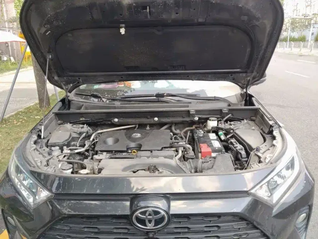 Toyota RAV4 — Фото автомобиля 21