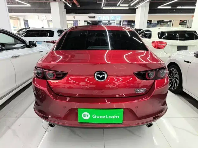 Mazda Axela — Фото автомобиля 3