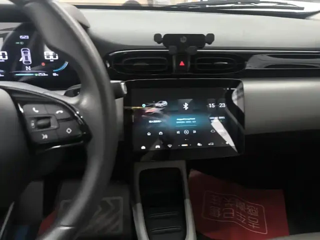Leapmotor T03 — Фото автомобиля 12