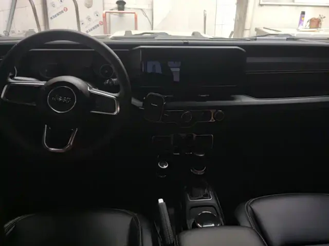Jeep Wrangler — Фото автомобиля 12