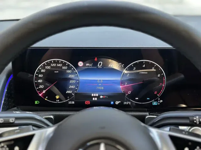 Mercedes-Benz GLB-Class — Фото автомобиля 12