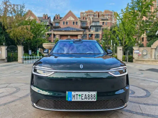 Aito M7 — Фото автомобиля 2