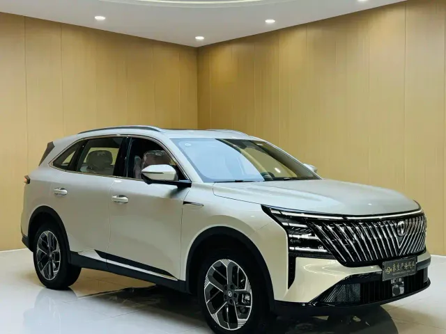 Changan CS75 Plus — Фото автомобиля 3