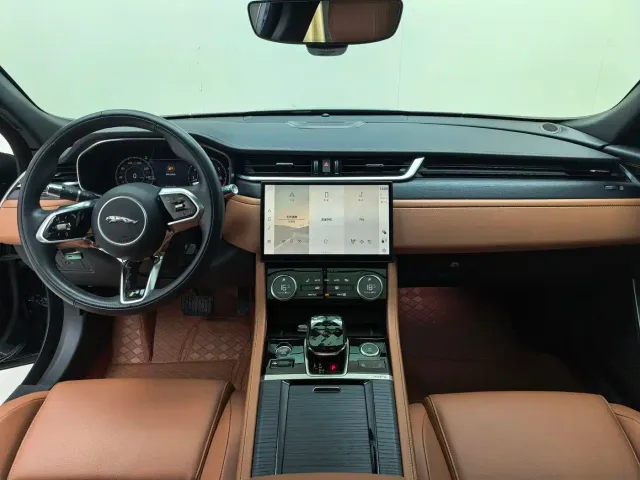Jaguar XFL — Фото автомобиля 15