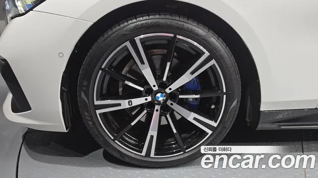 BMW 5-Series 5 серия (G60) 530i xDrive M Sport — Фото автомобиля 5
