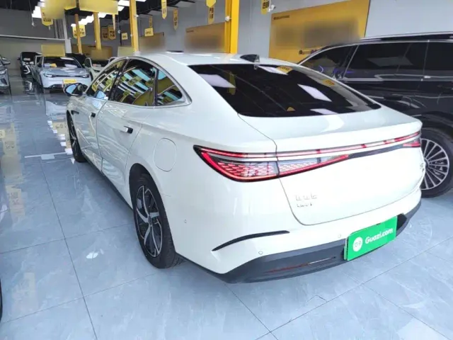 BYD Seal 07 DM-i — Фото автомобиля 4