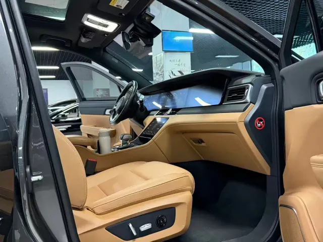 Li Auto ONE — Фото автомобиля 8