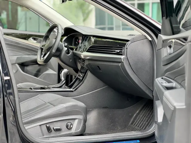 Volkswagen Passat — Фото автомобиля 10
