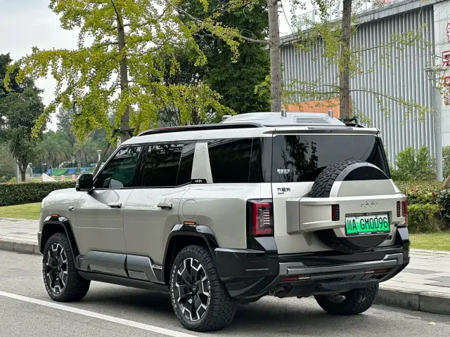 Fang Cheng Bao Leopard 8 2025 Smart Brave Flagship Drone Edition 7-seater — Фото автомобиля 6