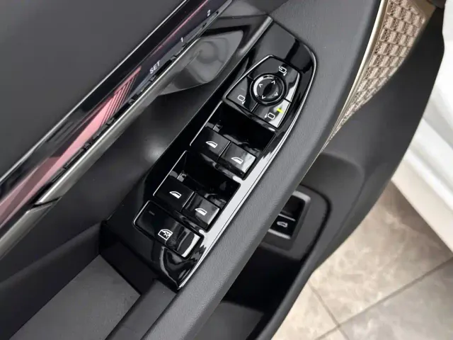 BMW 5 Series — Фото автомобиля 17