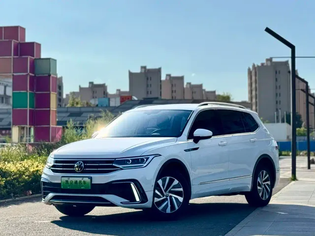 Фотография автомобиля — Volkswagen Tiguan L PHEV