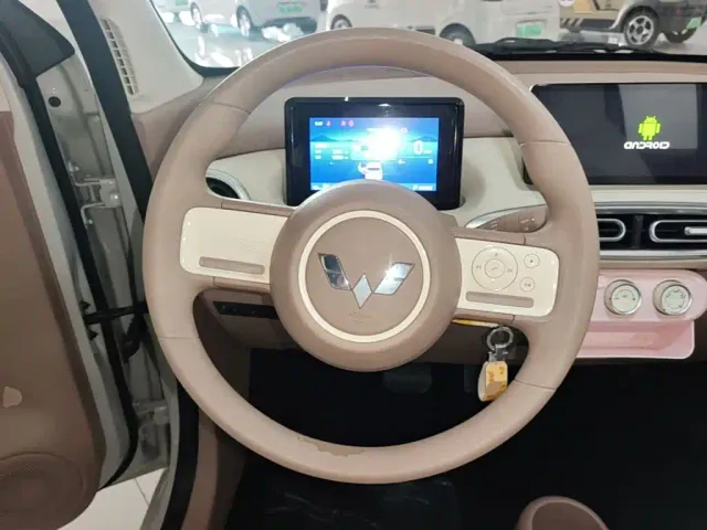 Wuling Hongguang Mini EV — Фото автомобиля 10