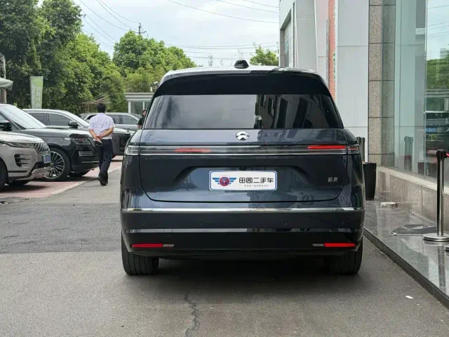 Nio ES8 — Фото автомобиля 5