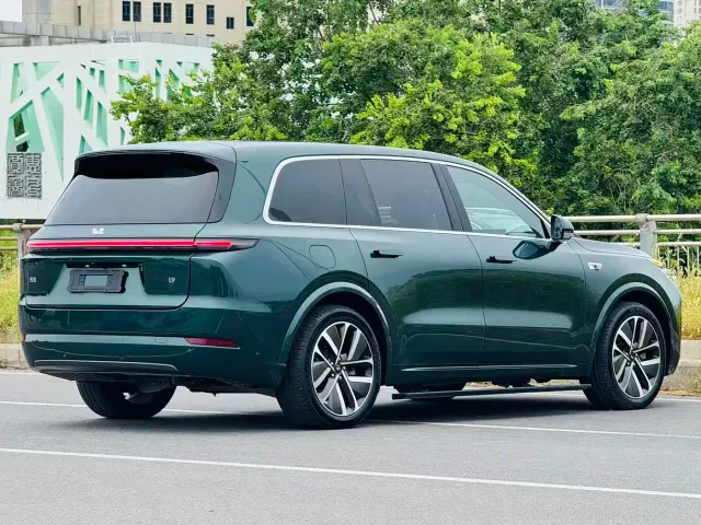 Li Auto L9 — Фото автомобиля 7