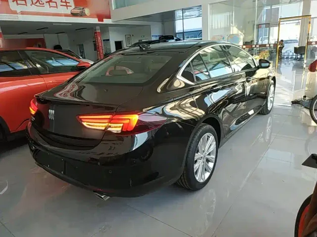 Buick Regal — Фото автомобиля 6