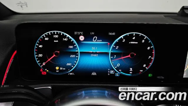 Mercedes-Benz GLB-Class — Фото автомобиля 8