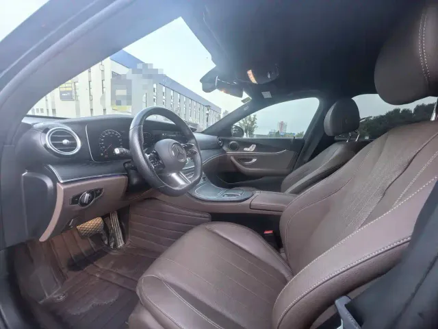 Mercedes-Benz E-Class — Фото автомобиля 8