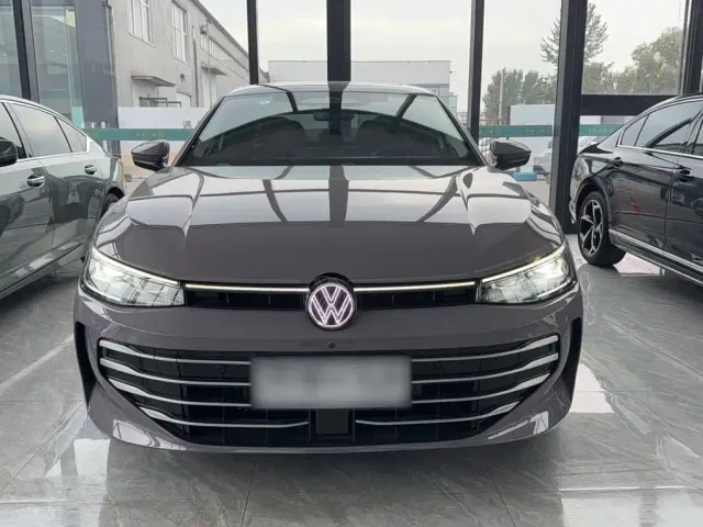 Volkswagen Passat — Фото автомобиля 4