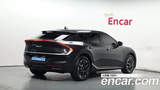 Kia EV6 — Фото автомобиля 2