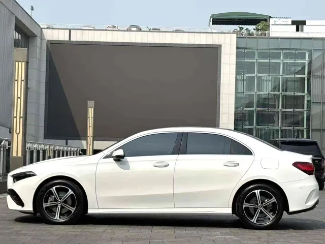 Mercedes-Benz A-Class — Фото автомобиля 4
