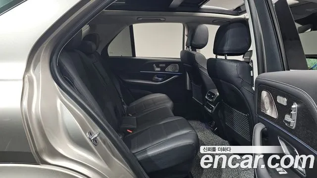 Mercedes-Benz GLE-Class — Фото автомобиля 9