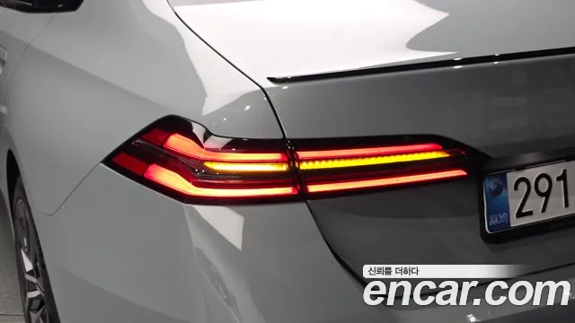 BMW 5 Series G60 — Фото автомобиля 8