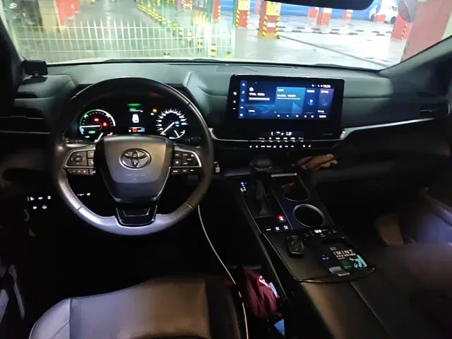 Toyota Sienna — Фото автомобиля 9
