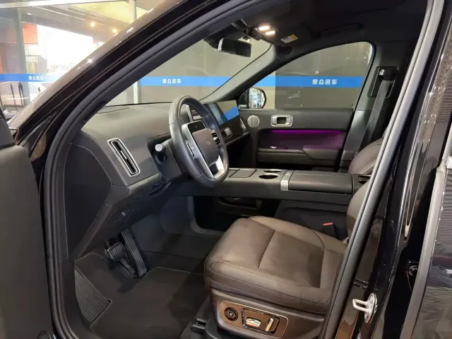 Li Auto Li L8 2023 Pro — Фото автомобиля 6