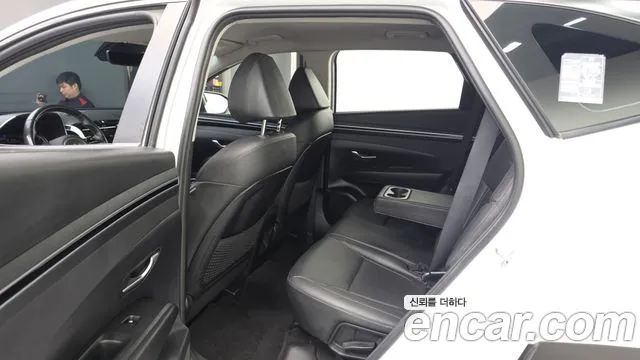 Hyundai Tucson Tucson (NX4) Дизель 2.0 2WD — Фото автомобиля 11