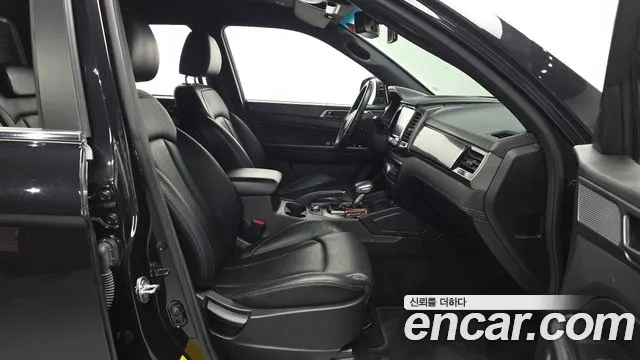 KG_Mobility_Ssangyong Rexton Новый Rexton Sport Khan Дизель 2.2 4WD — Фото автомобиля 10