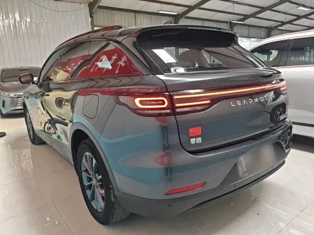 Leapmotor C11 — Фото автомобиля 4