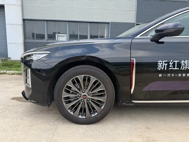 Hongqi H5 — Фото автомобиля 4