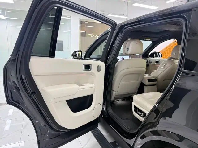 Li Auto L9 — Фото автомобиля 13