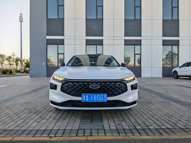 Фотография автомобиля — Ford Mondeo