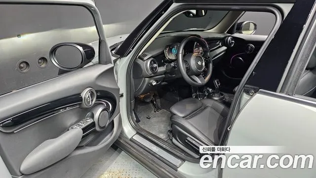 Mini Cooper Cooper 5 дверей Classic Plus — Фото автомобиля 26
