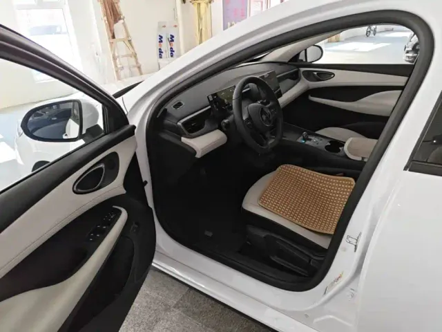 BYD Seal 05 DM-i — Фото автомобиля 15
