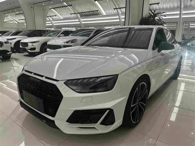 Фотография автомобиля — Audi A4L