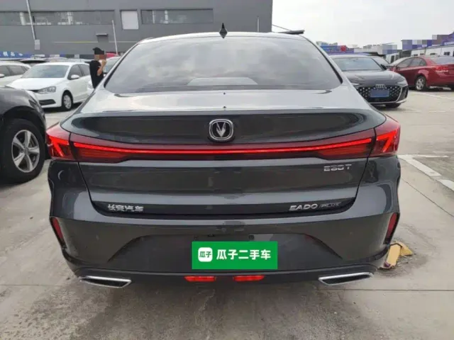 Changan Eado — Фото автомобиля 5