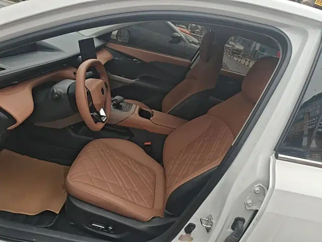 Changan Eado — Фото автомобиля 14