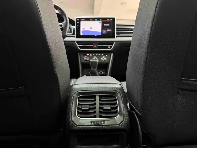 Volkswagen Tiguan L — Фото автомобиля 18