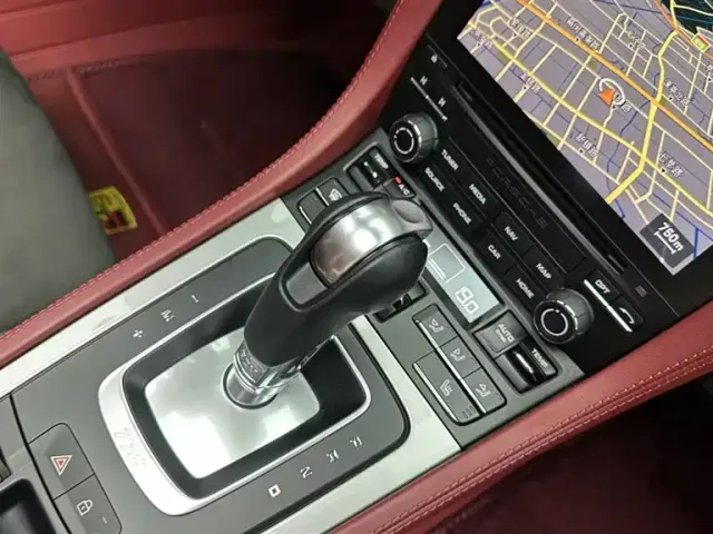 Porsche 718 — Фото автомобиля 12