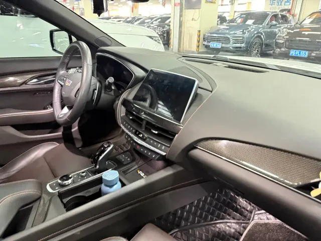 Cadillac CT5 — Фото автомобиля 12