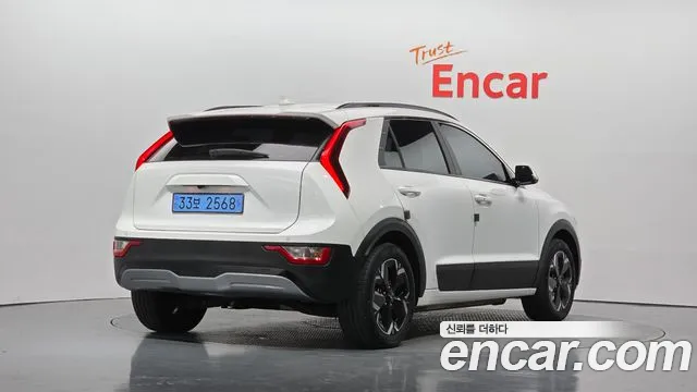 Kia Niro — Фото автомобиля 2