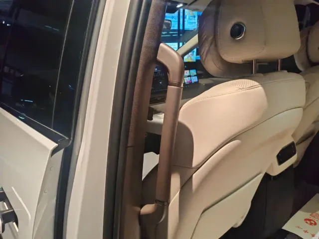 Li Auto MEGA — Фото автомобиля 19