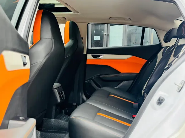 Dongfeng Yixuan — Фото автомобиля 12